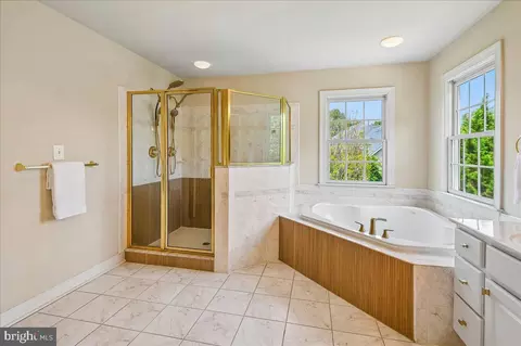 Bath - 16510 Harbour Town Dr, Ashton, MD 20861 photo 3 of 5