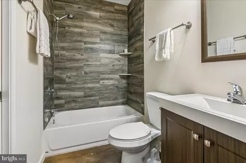 Bath - 16510 Harbour Town Dr, Ashton, MD 20861 photo 5 of 5