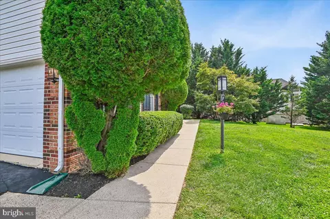 Exterior - 16510 Harbour Town Dr, Ashton, MD 20861 photo 6 of 13