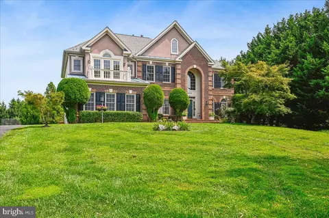 Exterior - 16510 Harbour Town Dr, Ashton, MD 20861 photo 11 of 13