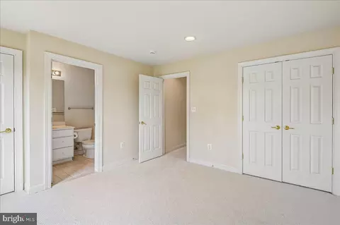 Bedroom - 16510 Harbour Town Dr, Ashton, MD 20861 photo 6 of 19