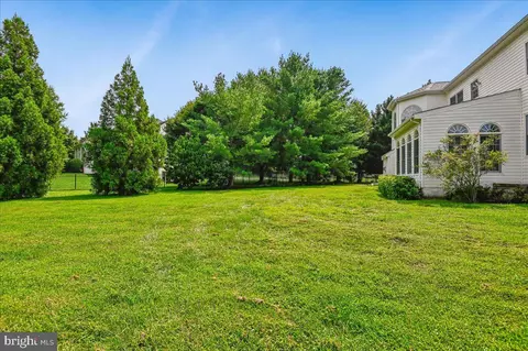 Exterior - 16510 Harbour Town Dr, Ashton, MD 20861 photo 8 of 13