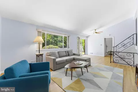 Living - 11408 Gilsan St, Silver Spring, MD 20902 photo 2 of 5
