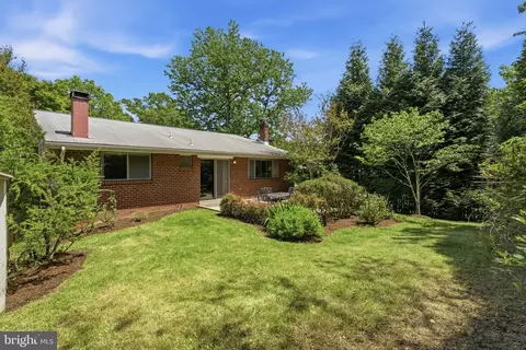 Exterior - 11408 Gilsan St, Silver Spring, MD 20902 photo 5 of 11