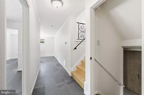 Entry Way - 11408 Gilsan St, Silver Spring, MD 20902 photo 2 of 8