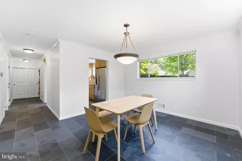Entry Way - 11408 Gilsan St, Silver Spring, MD 20902 photo 4 of 8