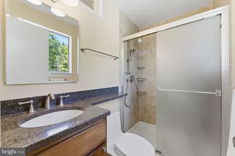 Bath - 11408 Gilsan St, Silver Spring, MD 20902 photo 2 of 3