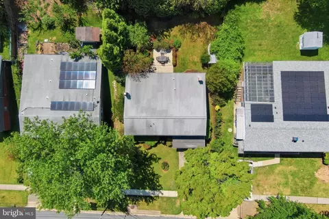 View/Area - 11408 Gilsan St, Silver Spring, MD 20902 photo 2 of 2