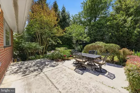 Exterior - 11408 Gilsan St, Silver Spring, MD 20902 photo 7 of 11
