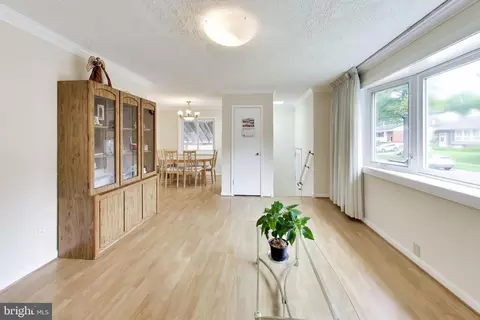 Living - 3951 Wendy Ln, Silver Spring, MD 20906 photo 2 of 3