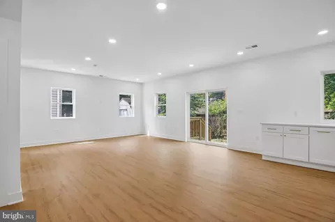 Living - 9910 Lorain Ave, Silver Spring, MD 20901 photo 5 of 6