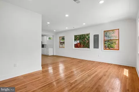 Living - 9910 Lorain Ave, Silver Spring, MD 20901 photo 2 of 6