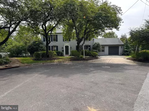 9209 Fernwood Rd, Bethesda, MD 20817