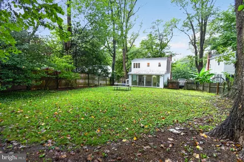 Exterior - 9807 Gardiner Ave, Silver Spring, MD 20902 photo 3 of 5