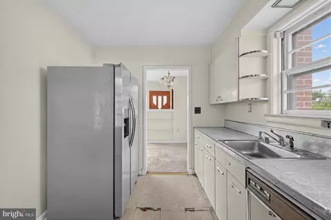 Kitchen - 728 Dennis Ave, Silver Spring, MD 20901 photo 2 of 2