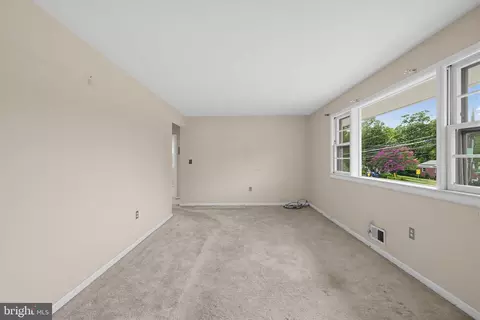 Living - 728 Dennis Ave, Silver Spring, MD 20901 photo 2 of 2
