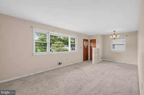 Living - 728 Dennis Ave, Silver Spring, MD 20901 photo 1 of 2