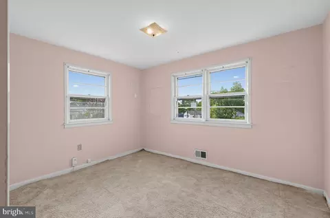 Bedroom - 728 Dennis Ave, Silver Spring, MD 20901 photo 2 of 3