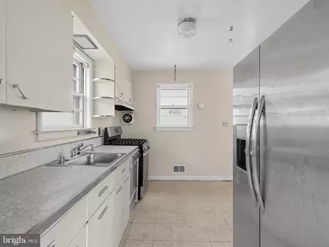 Kitchen - 728 Dennis Ave, Silver Spring, MD 20901 photo 1 of 2