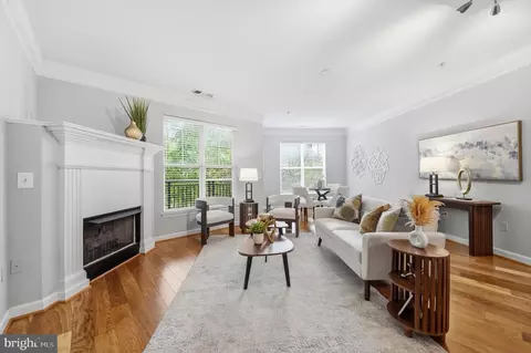 501 Hungerford Dr #360, Rockville, MD 20850