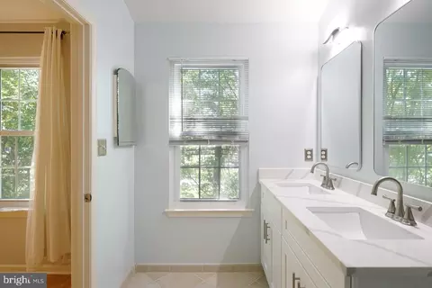 Bath - 9423 Fields Rd, Gaithersburg, MD 20878 photo 4 of 5