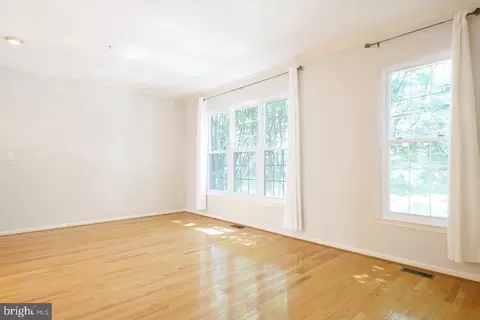 Living - 9423 Fields Rd, Gaithersburg, MD 20878 photo 8 of 11