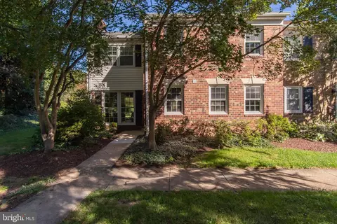 536 Azalea Dr #43-536, Rockville, MD 20850