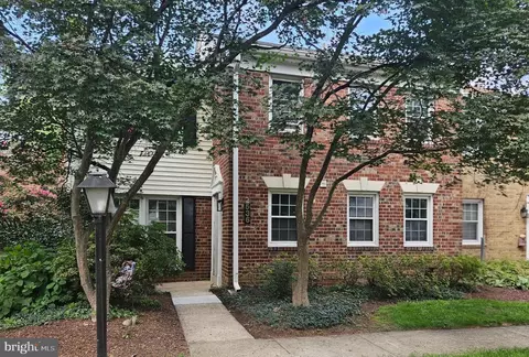 536 Azalea Dr #43-536, Rockville, MD 20850