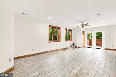 Living - 318 Duxbury Rd, Silver Spring, MD 20905 photo 10 of 12