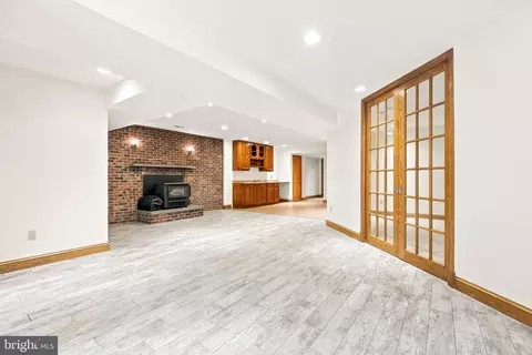 Living - 318 Duxbury Rd, Silver Spring, MD 20905 photo 11 of 12