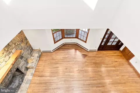 Living - 318 Duxbury Rd, Silver Spring, MD 20905 photo 8 of 12