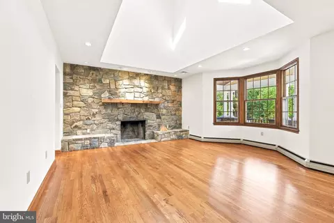 Living - 318 Duxbury Rd, Silver Spring, MD 20905 photo 3 of 12