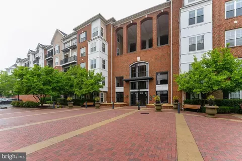 501 Hungerford Dr #144, Rockville, MD 20850