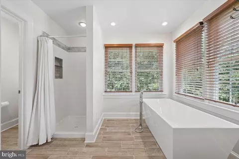 Bath - 13426 Rippling Brook Dr, Silver Spring, MD 20906 photo 3 of 6