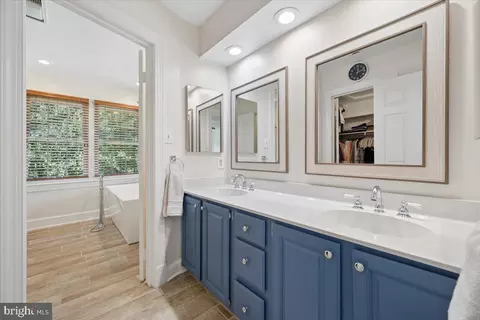 Bath - 13426 Rippling Brook Dr, Silver Spring, MD 20906 photo 2 of 6