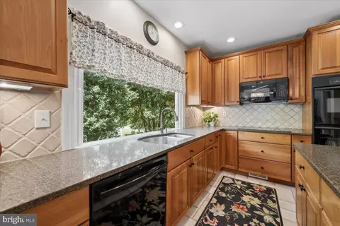 Kitchen - 13426 Rippling Brook Dr, Silver Spring, MD 20906 photo 6 of 6