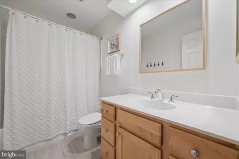 Bath - 13426 Rippling Brook Dr, Silver Spring, MD 20906 photo 5 of 6
