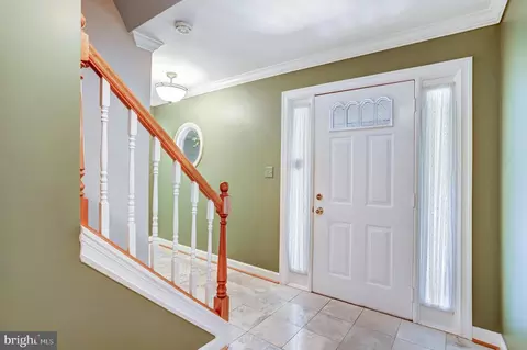 Entry Way - 229 Windridge Acres Ct, Silver Spring, MD 20905 photo 2 of 9