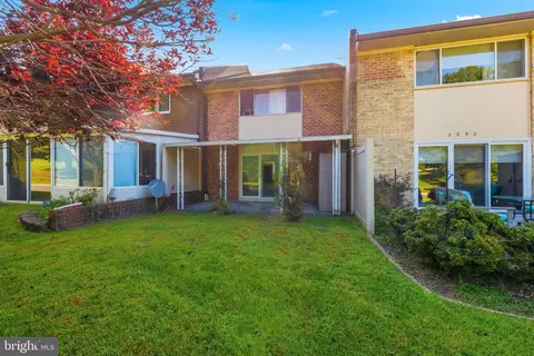 3254 Gleneagles Dr #104-D, Silver Spring, MD 20906 photo 2