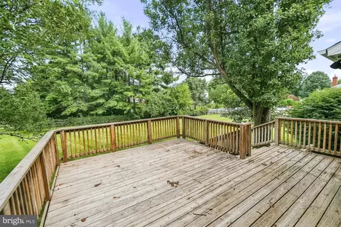 Exterior - 17004 Spates Hill Rd, Poolesville, MD 20837 photo 13 of 20
