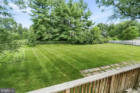 Exterior - 17004 Spates Hill Rd, Poolesville, MD 20837 photo 11 of 20