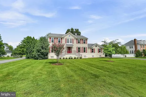Exterior - 17004 Spates Hill Rd, Poolesville, MD 20837 photo 4 of 20