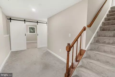 Entry Way - 17004 Spates Hill Rd, Poolesville, MD 20837 photo 8 of 8