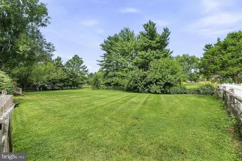 Exterior - 17004 Spates Hill Rd, Poolesville, MD 20837 photo 8 of 20