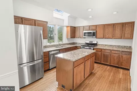 Kitchen - 17004 Spates Hill Rd, Poolesville, MD 20837 photo 1 of 4