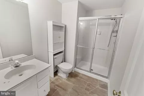 Bath - 17004 Spates Hill Rd, Poolesville, MD 20837 photo 5 of 5