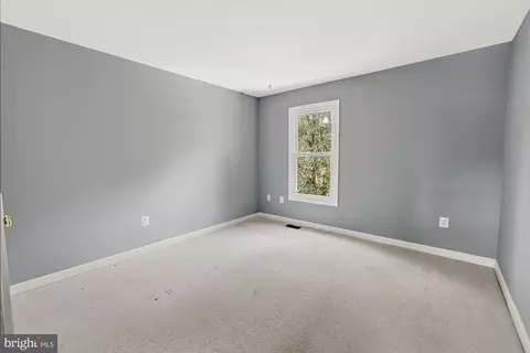Bedroom - 17004 Spates Hill Rd, Poolesville, MD 20837 photo 2 of 5