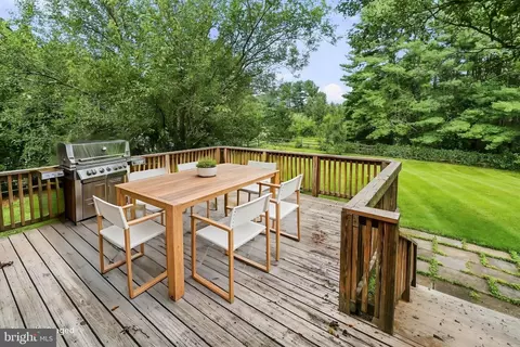 Exterior - 17004 Spates Hill Rd, Poolesville, MD 20837 photo 12 of 20