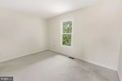 Bedroom - 17004 Spates Hill Rd, Poolesville, MD 20837 photo 3 of 5