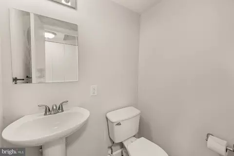 Bath - 19345 Hempstone Ave, Poolesville, MD 20837 photo 1 of 3